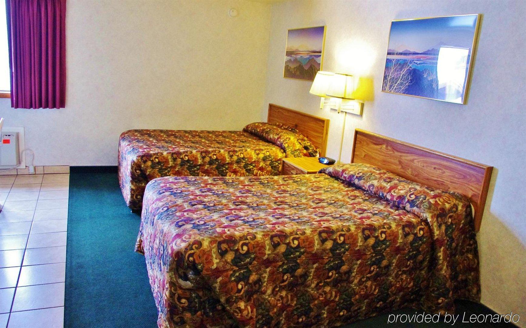 Glenwood Springs Cedar Lodge Room photo