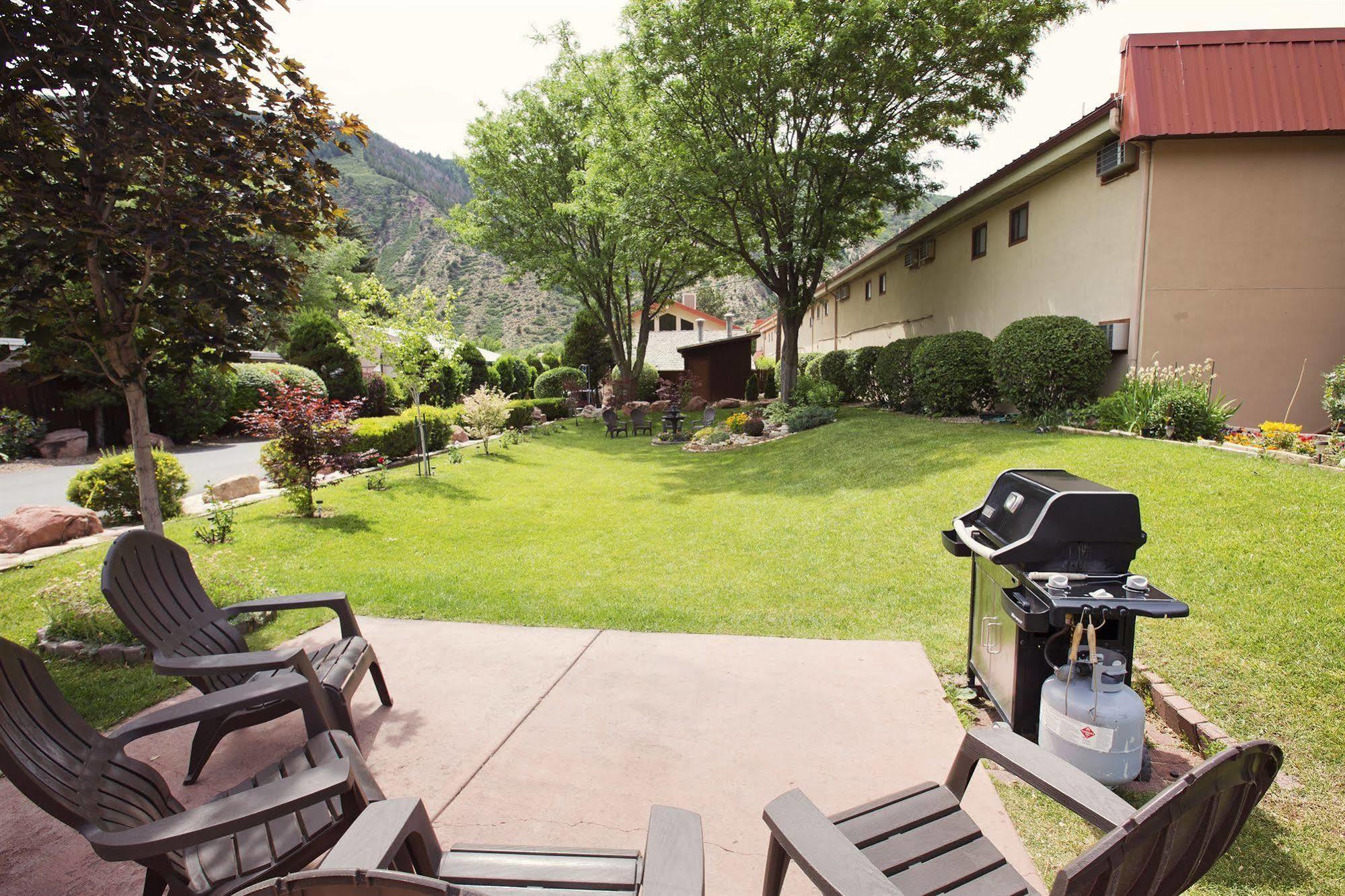 Glenwood Springs Cedar Lodge Exterior photo
