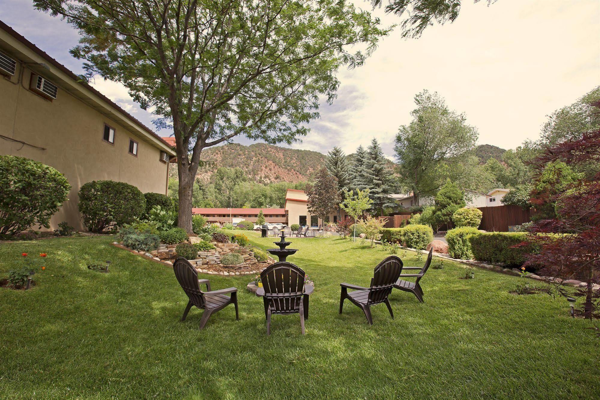Glenwood Springs Cedar Lodge Exterior photo